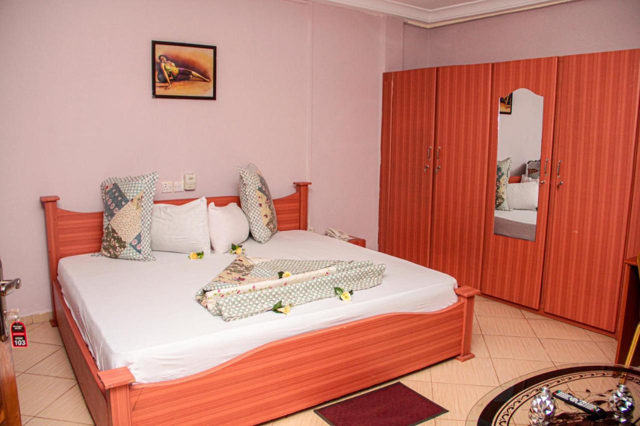 Nbangba Hotel Techiman Extérieur photo