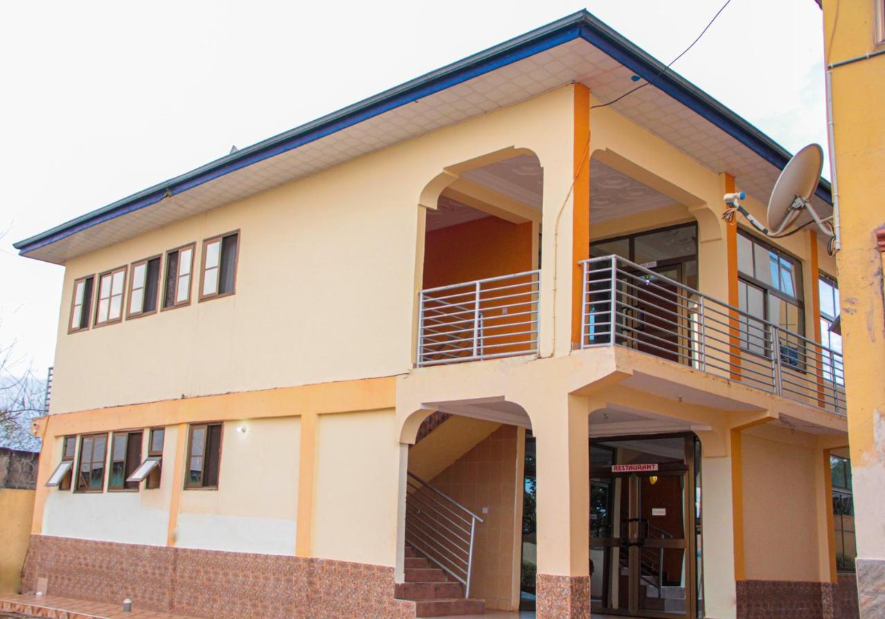 Nbangba Hotel Techiman Extérieur photo